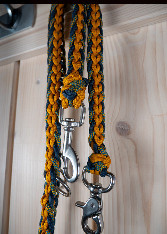 Führleine aus Paracord; Hundeleine mit Scherenkarabiner, mehrfach verstellbar