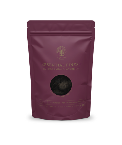 Essential FINEST sliced Lamb &amp; Blackberry - exquisiter Hundesnack aus Lammfleisch &amp; Brombeeren