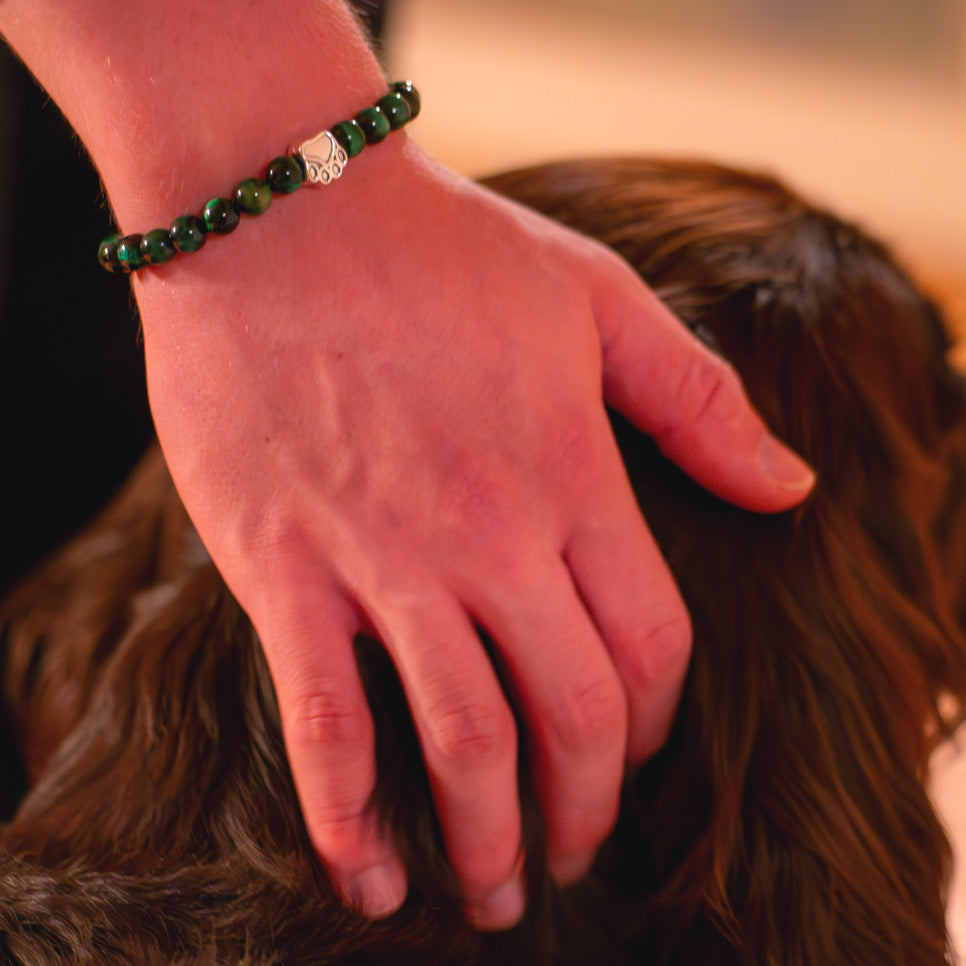 Nickelfreies Armband für Hundeliebhaber aus 8mm (Natur)perlen