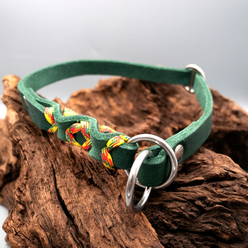 Lederhalsband mit Zugstopp-Design in edlem Grün