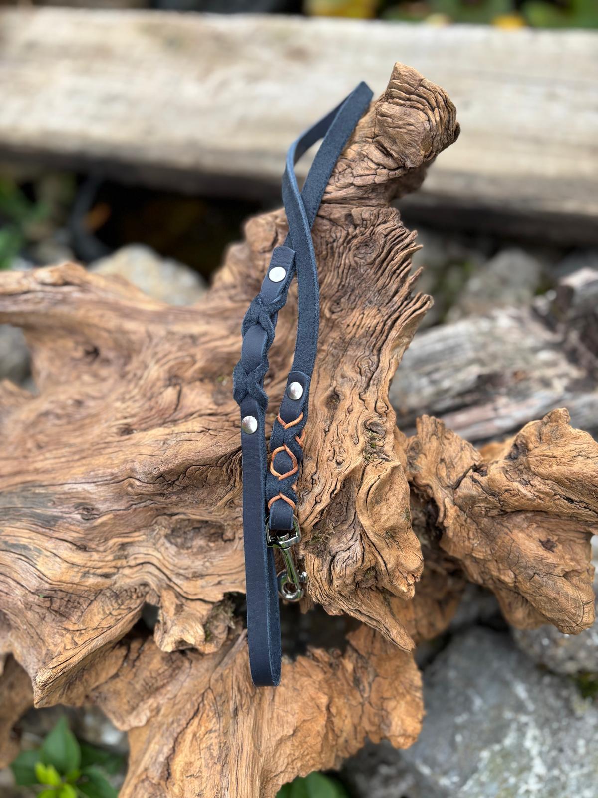 Kurzleine Mini aus blauem Fettleder