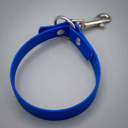 Leinenhalter aus Biothane mit Karabiner – in 5 Farben erhältlich, robust &amp; wetterfest zur sicheren Leinenaufbewahrung